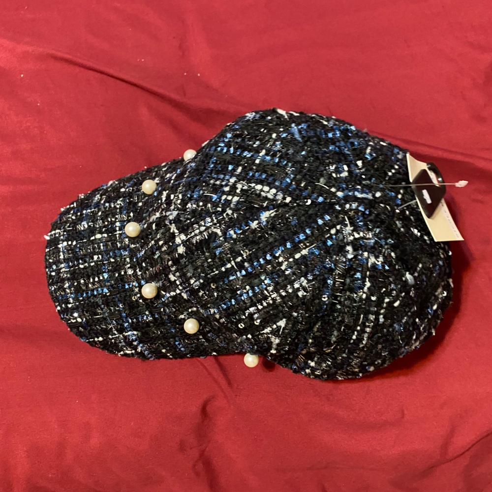 Hat - Picture 2 of 3